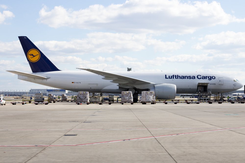 D-ALFA_B77F_Lufthansa_Cargo